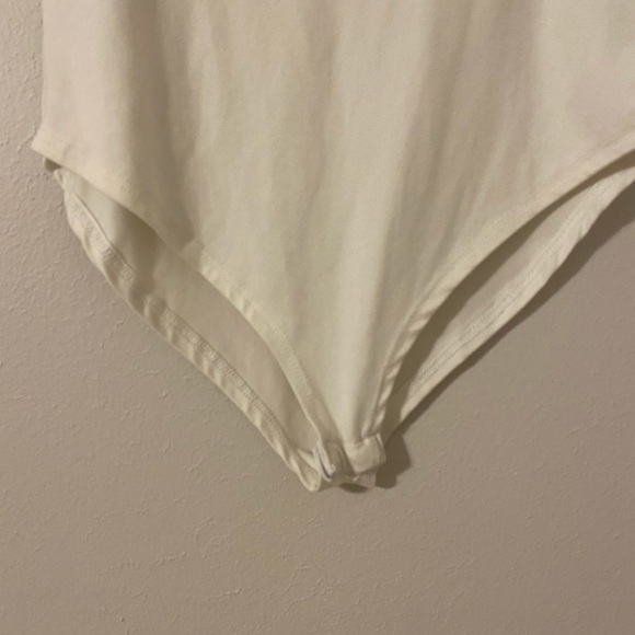 3for$20 NWOT NEVER WORN ivory bodysuit - Picture 2 of 6